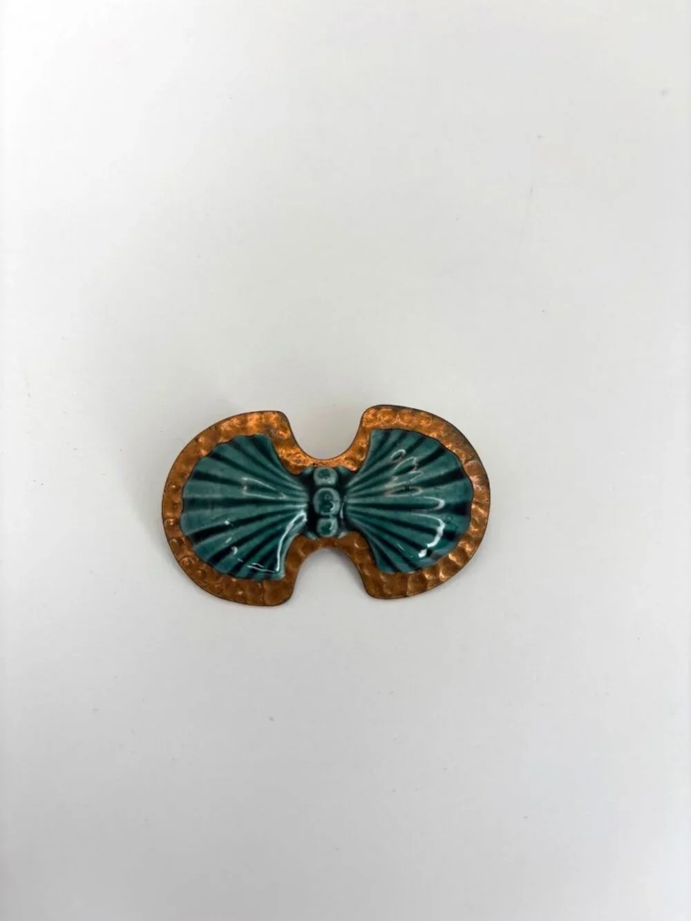 Vintage Art Deco Bow Style Brooch Hammered Brass & Turquoise Ceramic